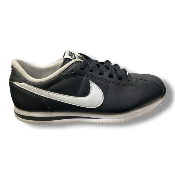 👟 Nike Cortez Black & White Leather Sneakers – Size 8 (Women’s) - Picture 3 of 7